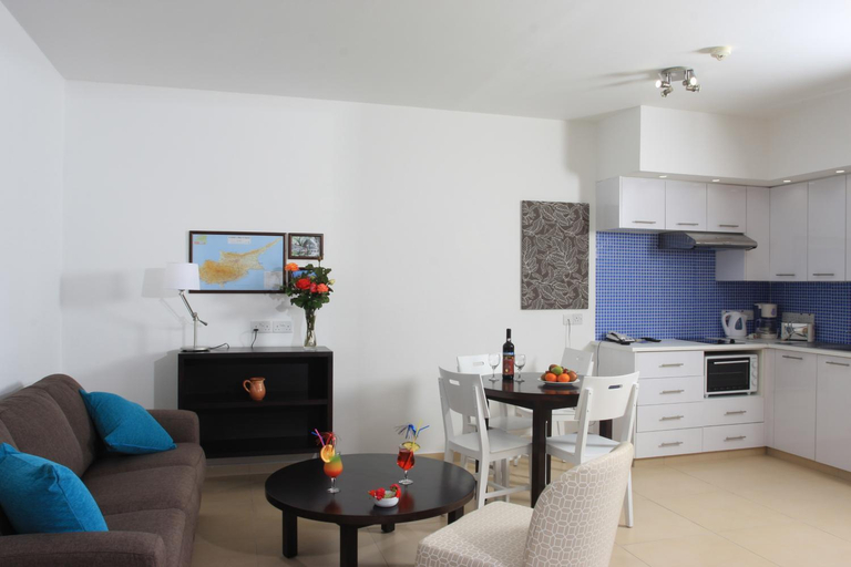 Others 5, Maris Mare Apartments