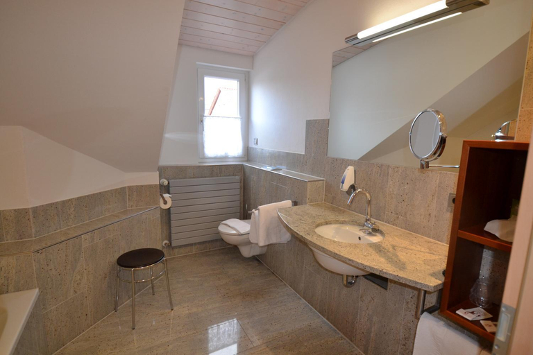Bathroom 5, Weinhaus Steppe Hotel 3***Superior und Weinstube, Karlsruhe