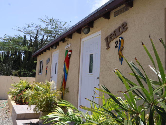 Exterior & Views 2, Love and Peace Vacation Rental Aruba