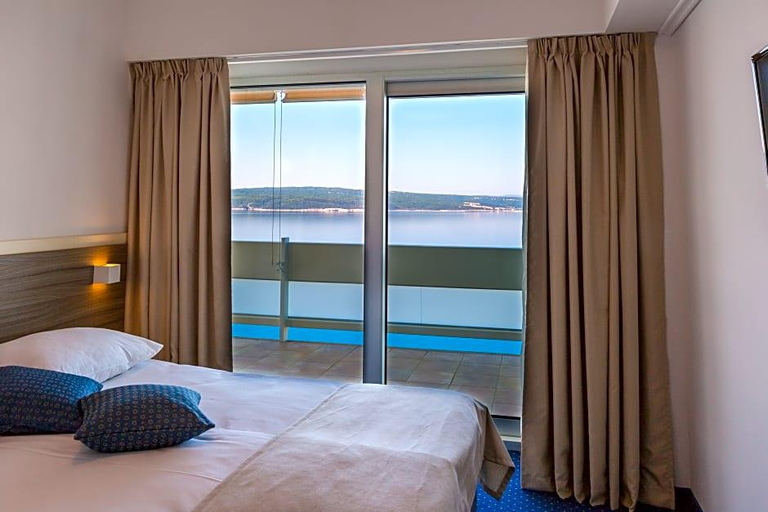 Bedroom 3, Hotel Omorika, Crikvenica