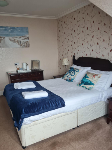 Bedroom 2, Victoria Hotel, Moray