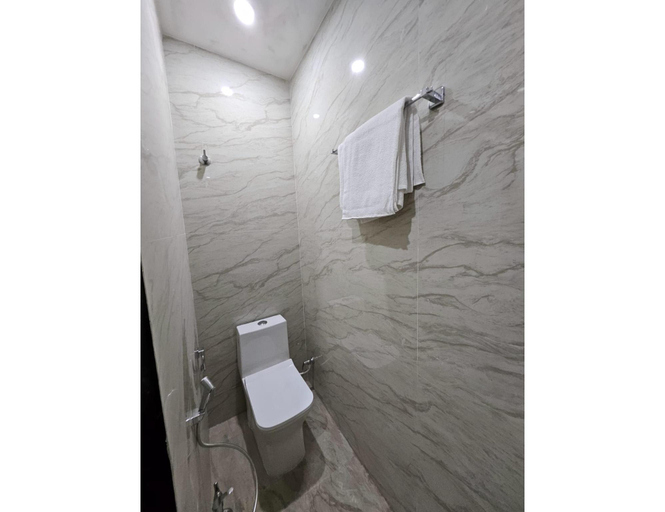 Bathroom 5, Hotel Ganpati Palace, Varanasi