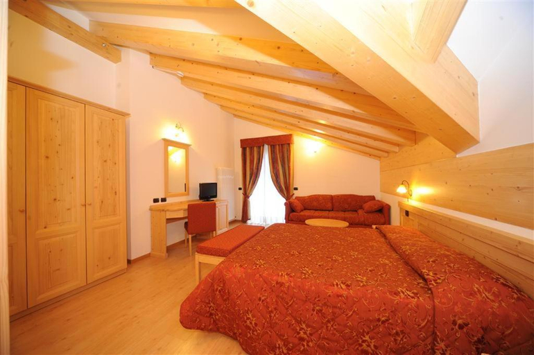 Bedroom 3, Hotel Canada, Trento