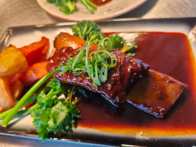 Food & Drinks 5, Centennial Inn on Bathurst, Launceston - Pt B