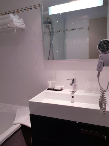 Bathroom 3, Logis Hotel & Restaurant - Les Tuileries, Moselle