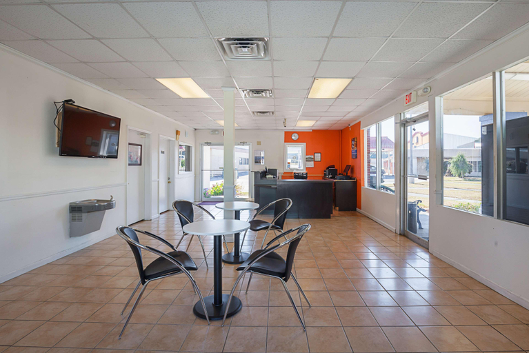 Public Area 3, Motel 6 Tifton, GA, Tift