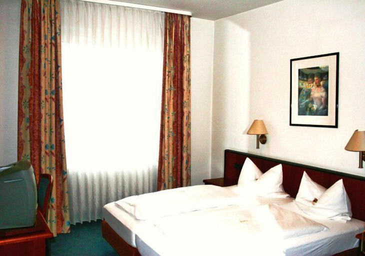 Bedroom 2, Hotel Broßler, Aschaffenburg