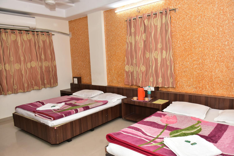 Bedroom 2, Hotel sai dhyan, Ahmadnagar