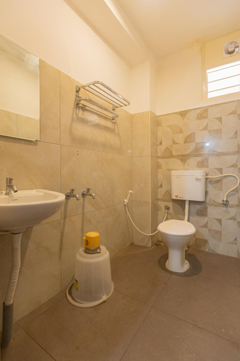 Bathroom 3, Sri Ramakrishna Hotel, Bangalore