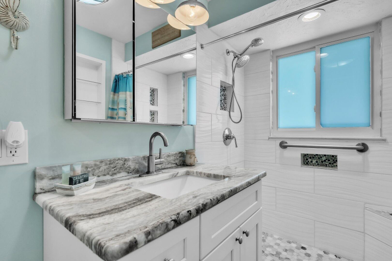 Bathroom 4, Beach N Bay 2 Bedroom Villa by RedAwning, Manatee