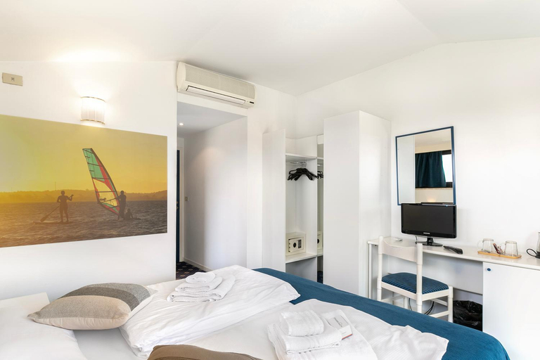 Bedroom 4, Bike And Wind Hotel Villa Maria, Trento