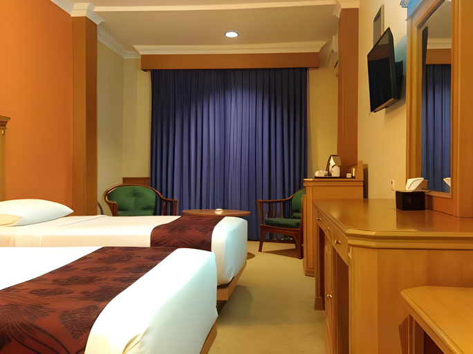 Bedroom 4, Royal Denai Hotel Syariah, Bukittinggi