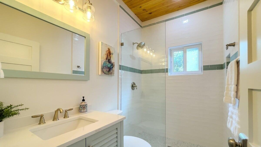 Bathroom 4, Palmetto House 2 Bedroom Home