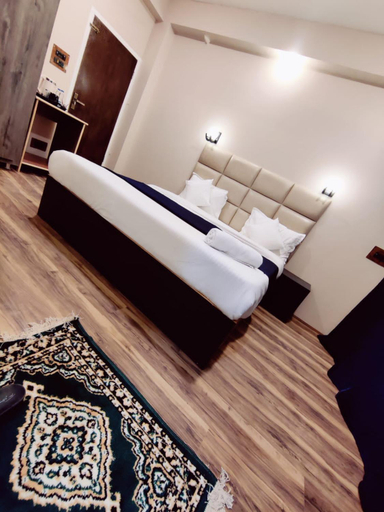 Bedroom, Gulshan Palace By Seven Hills Srinagar By Him Haults Hospitality, Srinagar