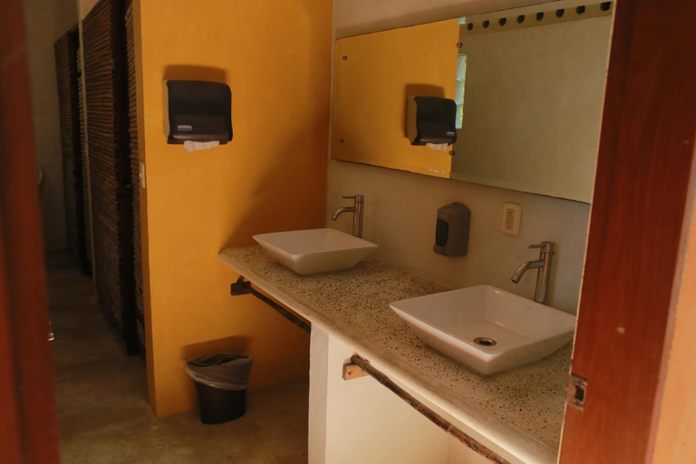 Bathroom 3, Canto de la Selva Jungle Lodge Selva Lacandona Chiapas, Ocosingo