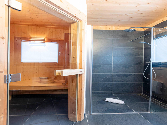 Bathroom 3, Modern chalet with sauna, Murau