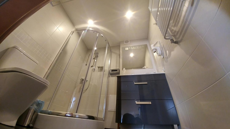 Bathroom 4, Hotel Meridian, Brodivs'kyi