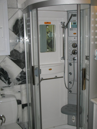 Bathroom 2, Iliovasilema, South Aegean