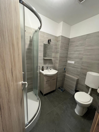Others 3, Varkerulet 6 Apartman, Sárvár