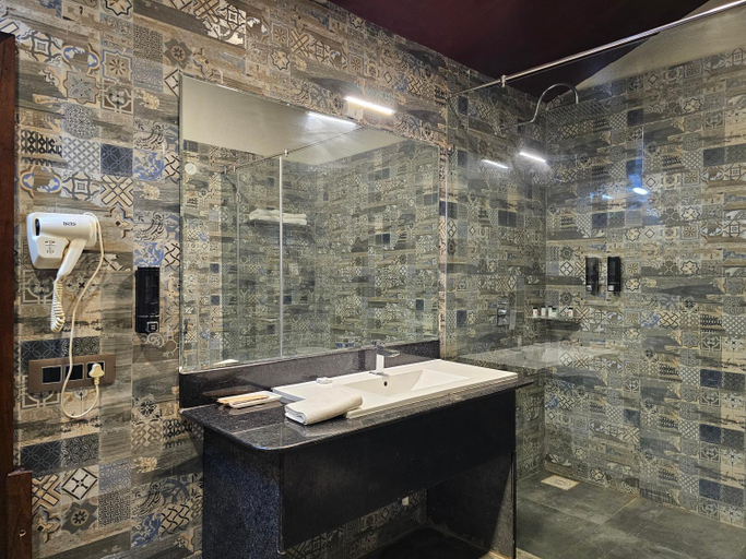 Bathroom 4, Gir Lion Safari Camp Sasan Gir, Gir Somnath