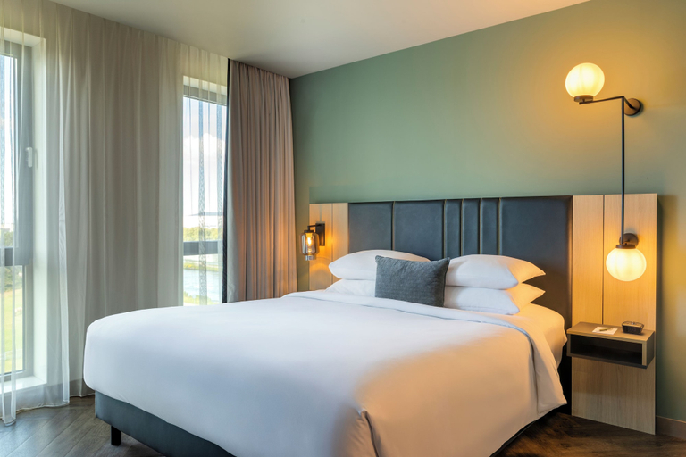 Bedroom 4, Renaissance Amsterdam Schiphol Airport Hotel, Haarlemmermeer