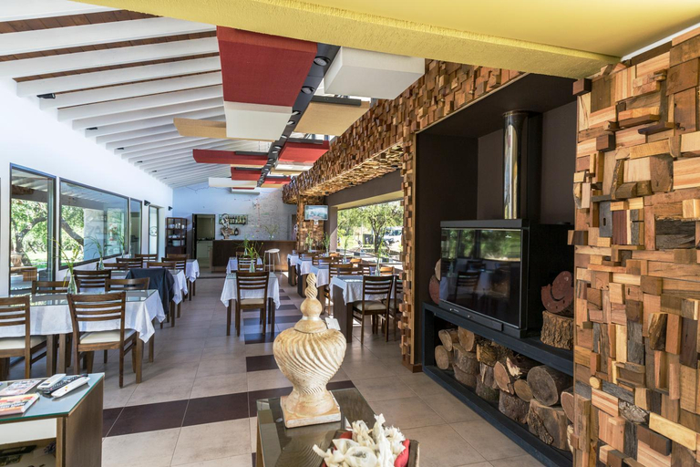 Food & Drinks 4, A Hotel Decosuites, Junín