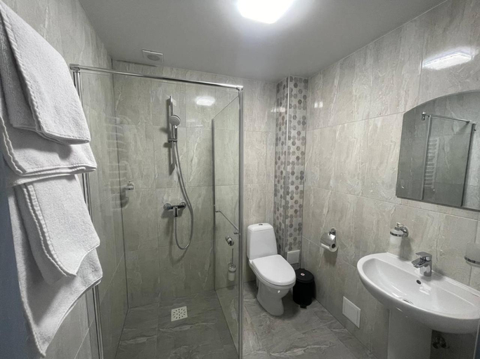 Others 4, D&T Hotel, Verkhovyns'kyi