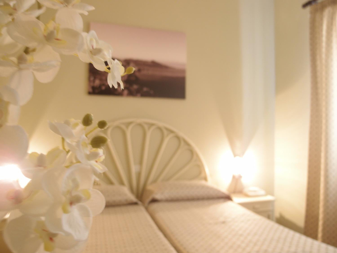 Bedroom 2, Pietra Pomice Hotel, Messina