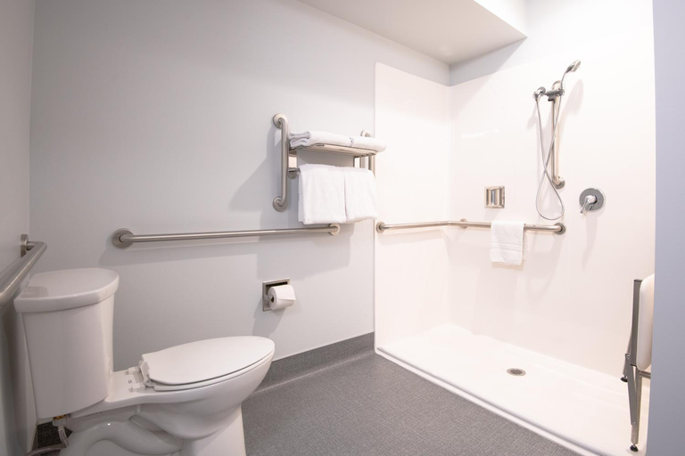 Bathroom, Gateway Hotel, Kenai Peninsula