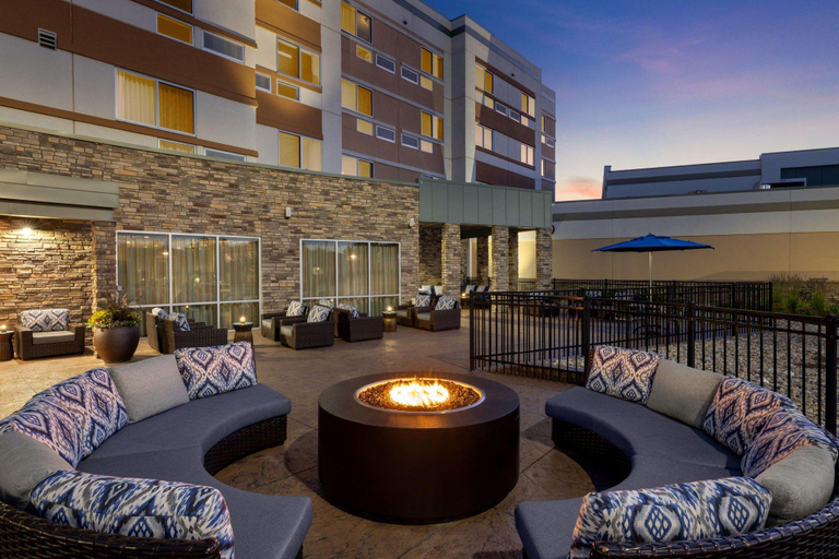 Exterior & Views 2, Courtyard Omaha Bellevue at Beardmore Event Center, Sarpy
