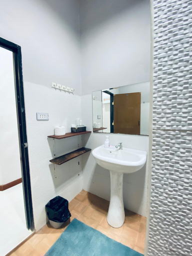 Bathroom 4, Coco Residence, Si Saket, Khun Han