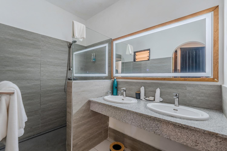Bathroom 5, Diani Sea Resort - All Inclusive, Msambweni