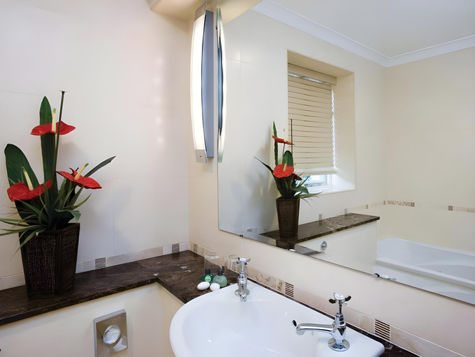 Bathroom 5, Ambleside Salutation Hotel & Spa, BW Premier Collection, Cumbria