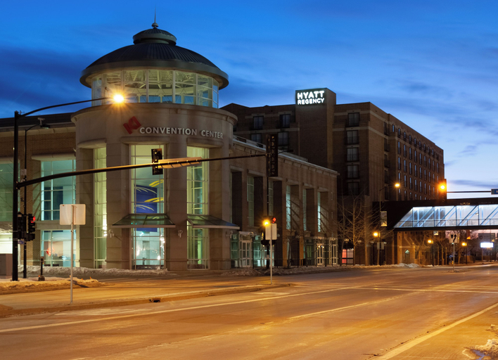 Exterior & Views 2, Hyatt Regency Green Bay, Brown