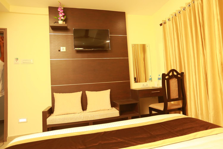 Bedroom 3, The Crescent suites Hotel, Ernakulam