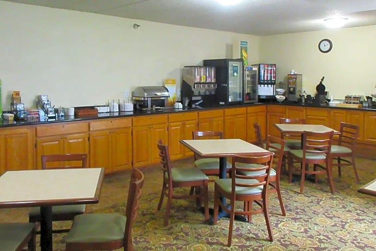 Public Area 2, Quality Inn Suites, Douglas