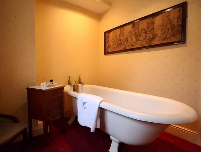 Bathroom 3, Mortons Manor, Dorset