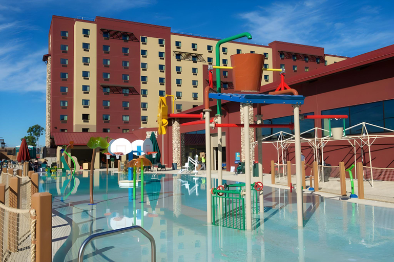 Sport & Beauty 5, Great Wolf Lodge - Anaheim Ca, Orange