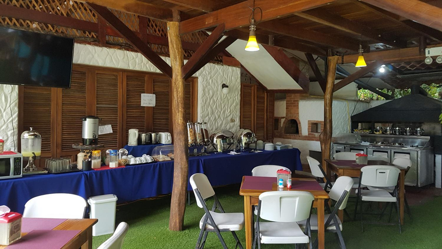 Food & Drinks 4, Hotel Bugabutik, Talamanca