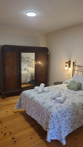 Bedroom 5, Pension Casa Moran, Asturias