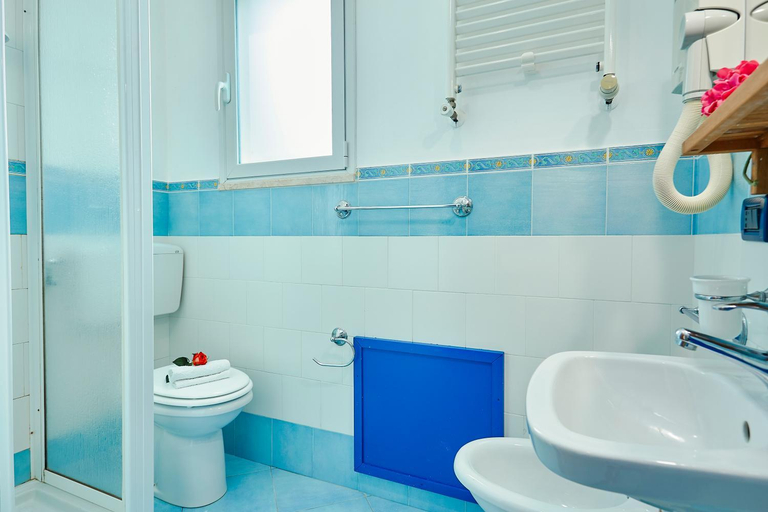 Bathroom 2, Appartamenti Rosa Dei Venti, Trapani