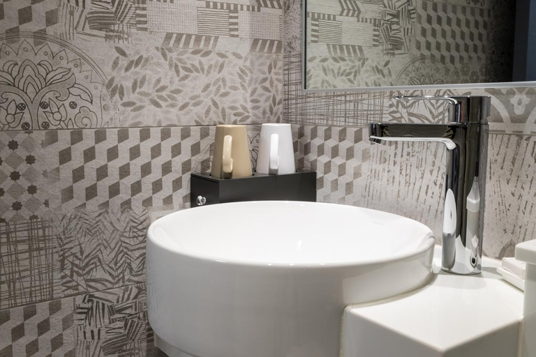 Bathroom 4, City Inn Macau, Makau