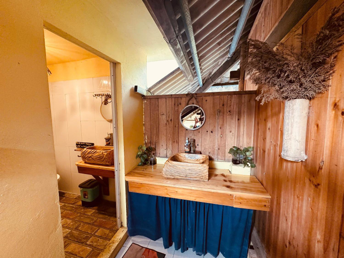 Bathroom 1, La Beaute Sa Pa, Sa Pa