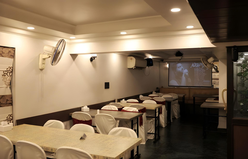 Food & Drinks 5, HOTEL SIGNATURE INN, Nagpur