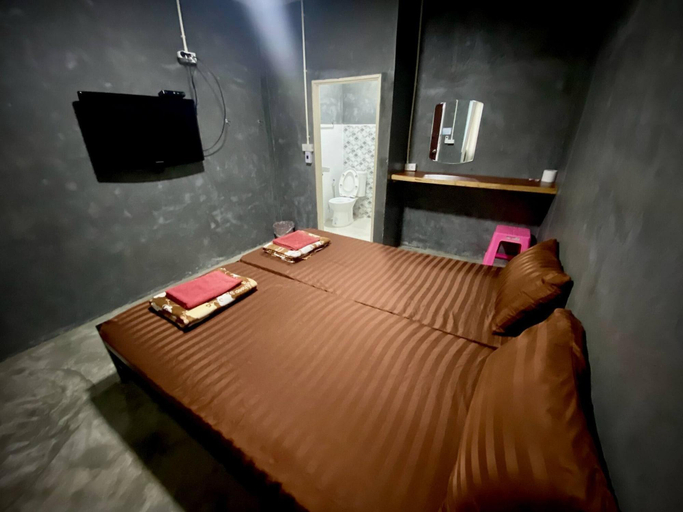 Bedroom 3, Ploynam Homestay, Amphawa