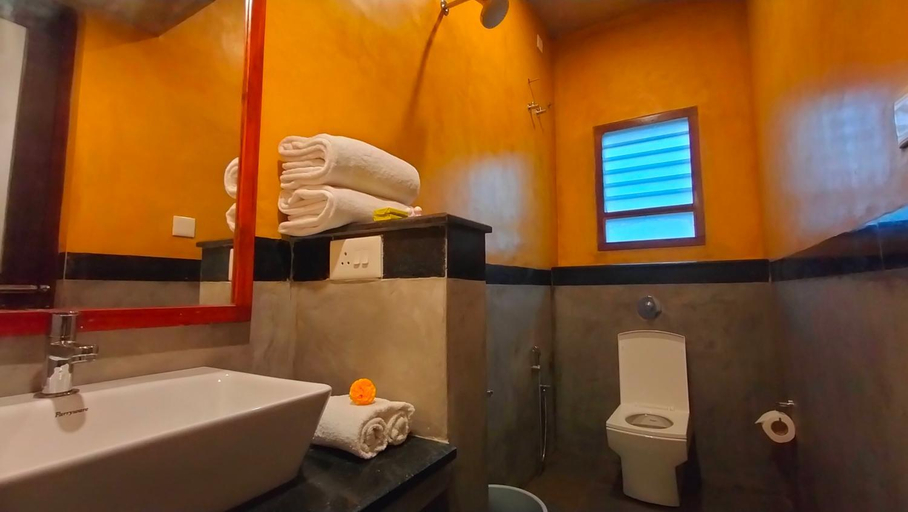 Bathroom 3, Harmony, Viluppuram