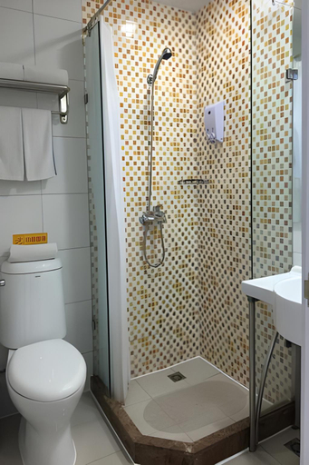 Bathroom 3, Home Inn Beijing Dinghui Bridge Wuluju Metro Station, Beijing