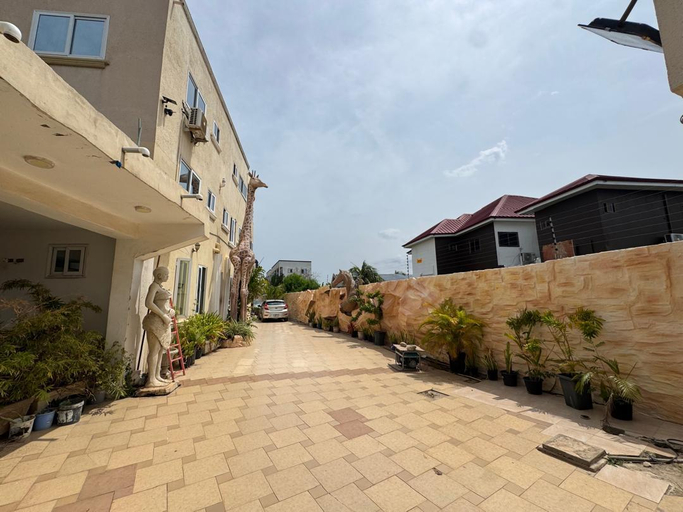 Exterior & Views 2, Rising Star Shortlet, Tema
