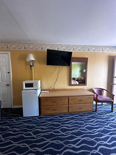Others 4, Park Inn Motel, Greene
