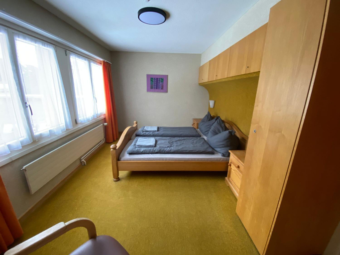 Bedroom 3, Adrenalin Backpackers Hotel, Glarus
